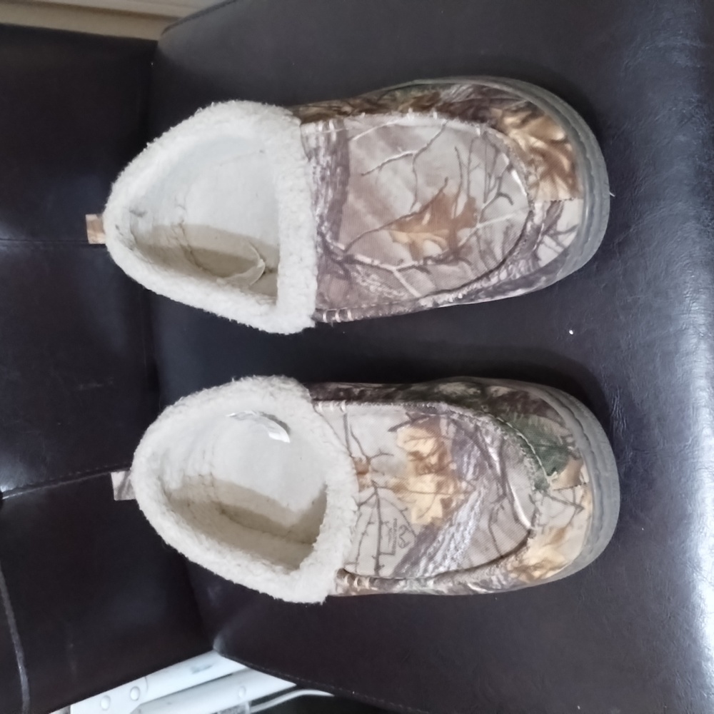 Magellan slippers